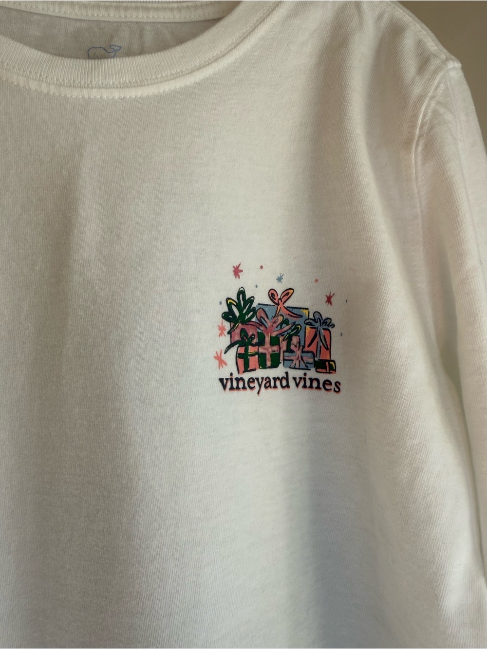 Vineyard Vines Kids White Long-Sleeve Graphic Tee - Pink Car with Presents - Picture 5 of 6